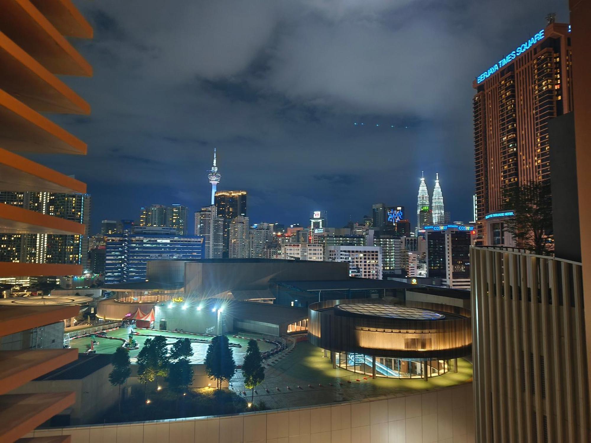 Lucentia Klcc By View Apartment *