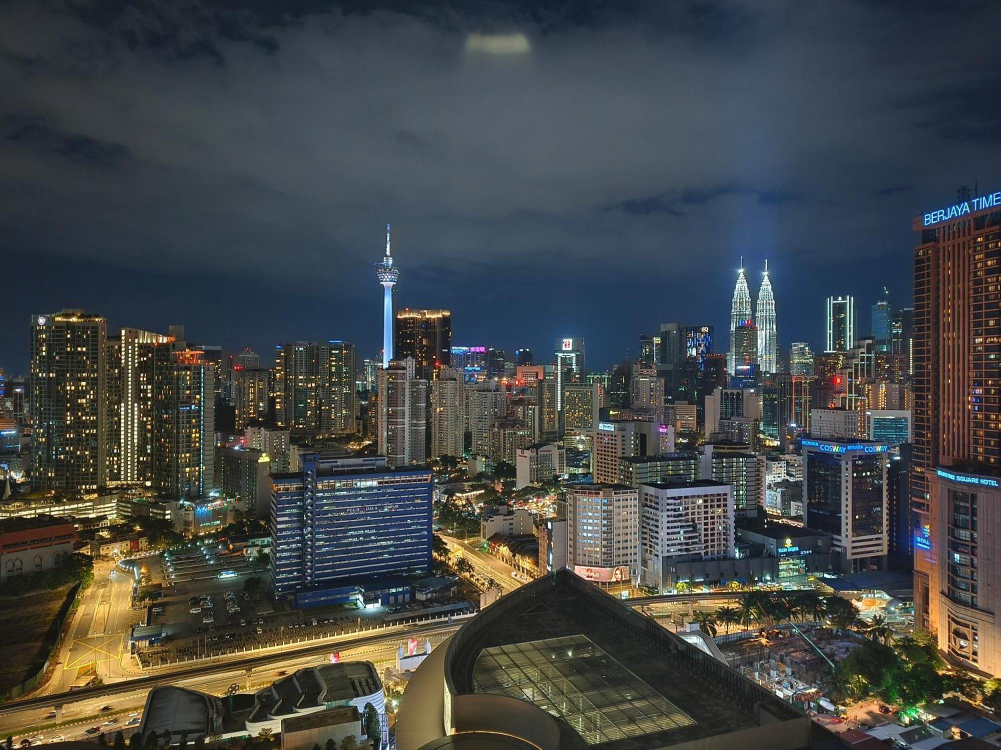 Lucentia Klcc By View Apartment *